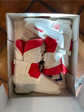 Vintage Raichle Flex 960 Men’s Ski Boots US 9.5 White Red Alpine Downhill Boots